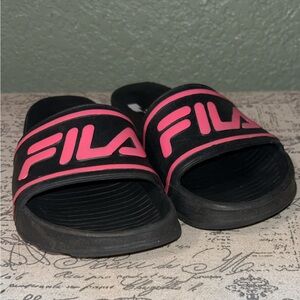 FILA Black Slide Sandals with Pink Logo #summer #slides